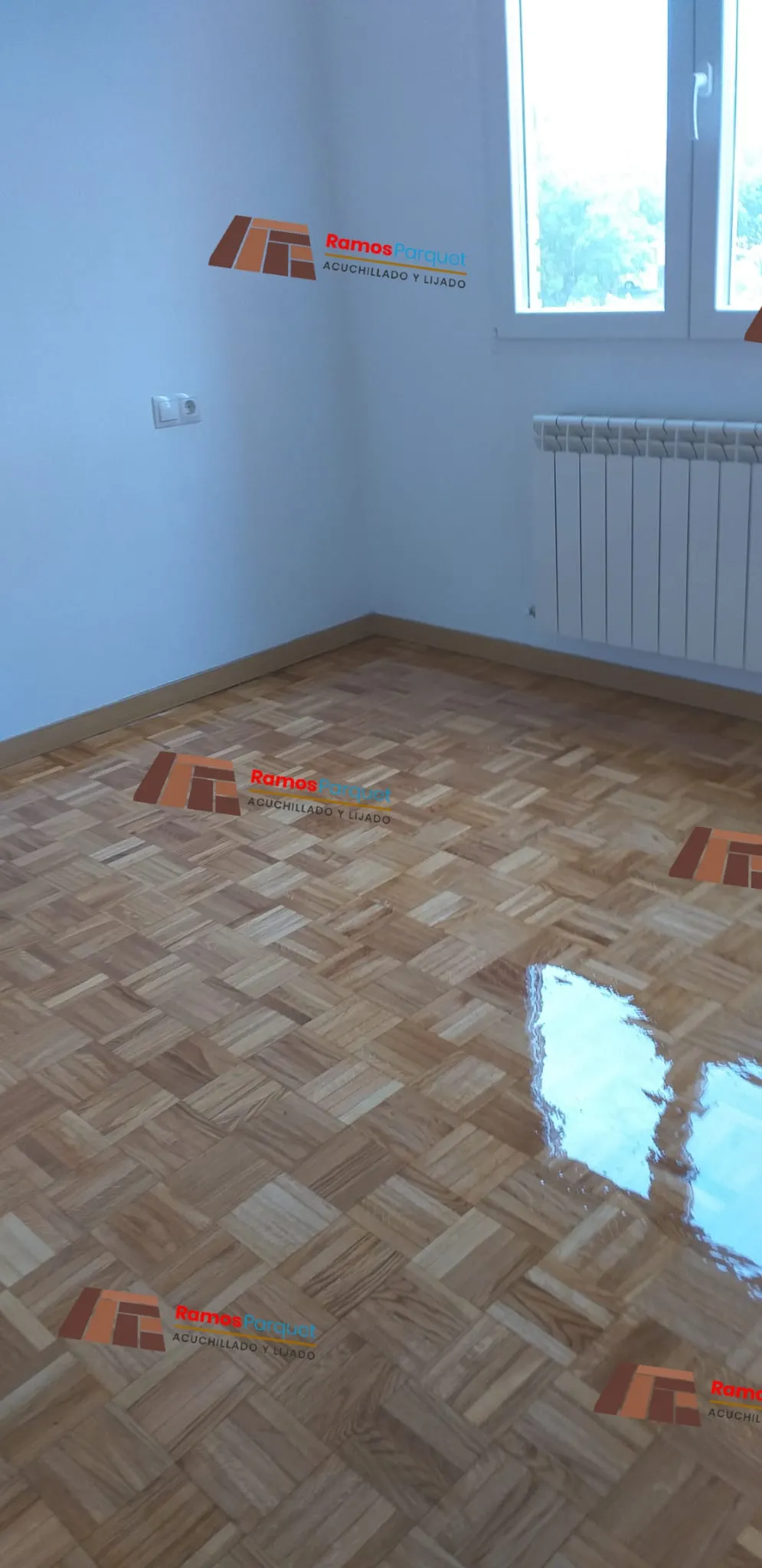 Suelo de parquet de mosaico barnizado